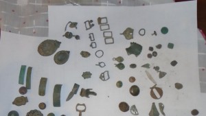 Полицията задържа мъж държал незаконно антични предмети СНИМКИ