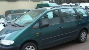 Последен срок утре за оглед на евтини коли возили мигранти