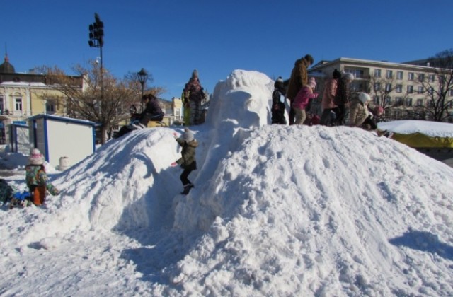 Вижте в кои училища в страната няма да се учи днес