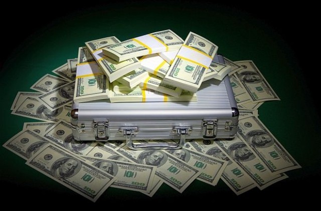 Китаец върна 175 млн. долара на банка, за награда получи цигари и $30