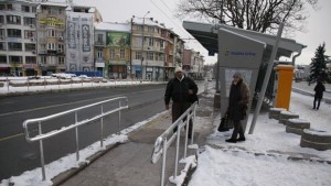 Общината ще иска подмяна на ръждясалите седалки по спирките