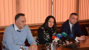 Ще глобяват фирми за непочистени пътища закани се регионалният министър