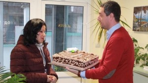 Първите получиха подаръци