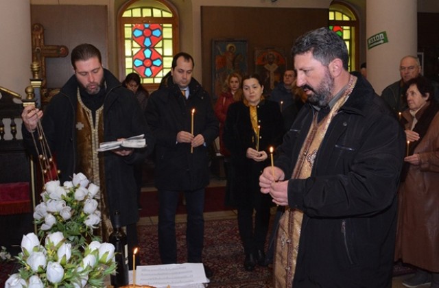 Почетохме жертвите от бомбардировката над Враца