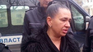 Болната Мейзер остава в затвора заради американски паспорт СНИМКИ