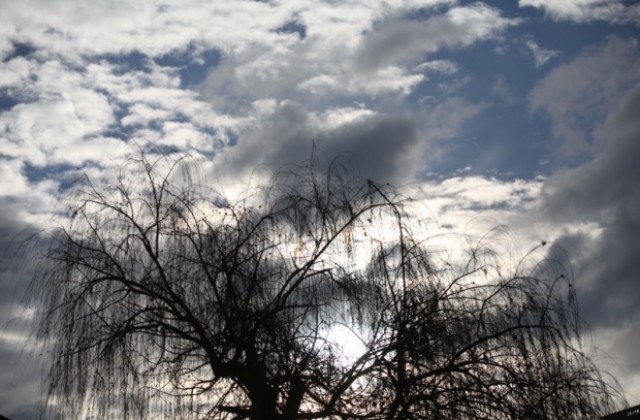 Облачно, на места ще правали сняг