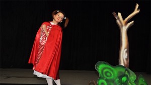 Поразлична Червена шапчица и малко поставяна пиеса на Антон Страшимиров