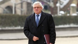 Кой е Кирил Ананиев служебен министър на финансите