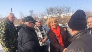 Мая Манолова помага на хората от Бели бряг и Трояново