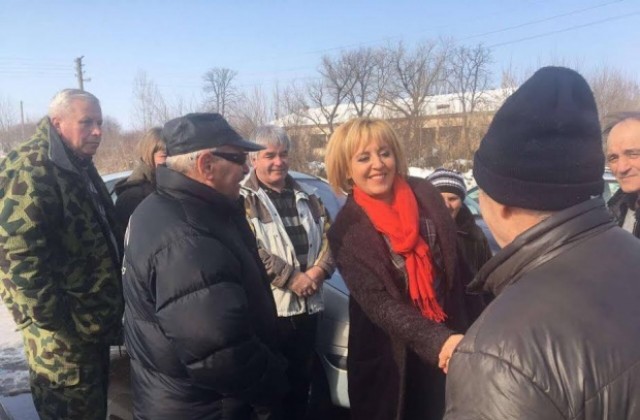 Мая Манолова помага на хората от Бели бряг и Трояново