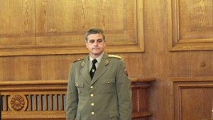 Служебният военен министър възпитаник на шуменското артилерийско училище