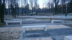 Двама мъже изтръгнали осем иглолистни дръвчета в парк Маркотия