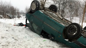 Верижна катастрофа с микробус и две коли се размина без