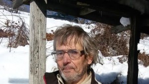 Пенсионер от Смолян живее при нечовешки условия топи сняг за
