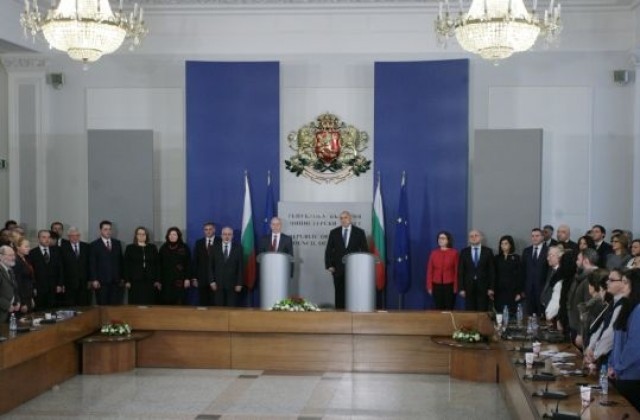 Кабинетът Борисов предаде щафетата на служебните министри (СНИМКИ)