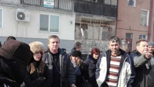 18 души протестираха пред ВиК Хасково