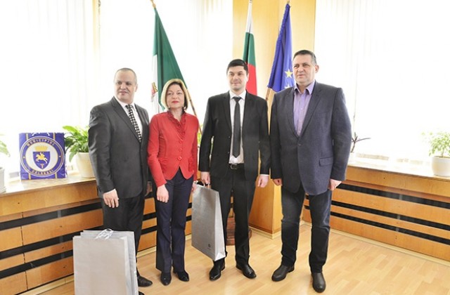 Две румънски делегации се срещнаха с кмета в Деня на Разград