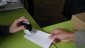 Избори урна вот
