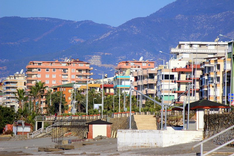 Пауло Серджо тренира в жегата на плажа1