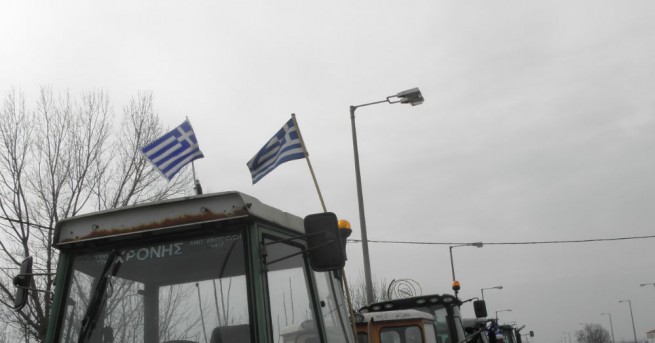 Фермерите, които блокираха основни пътни артерии в Гърция през последните
