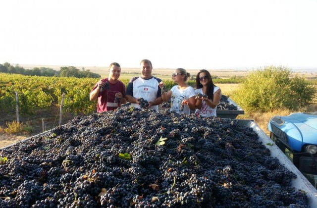 Винопроизводителят от Свиленград Георги Лозев и неговото семейство