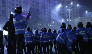 Румъния пак въстана, скандалните промени остават