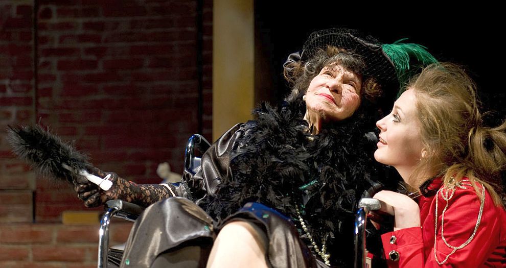 Ден преди празника стихийната актриса се изяви в „Столетие мое“.