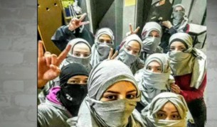 Бурките на момичетата от Казанлък - шега или провокация