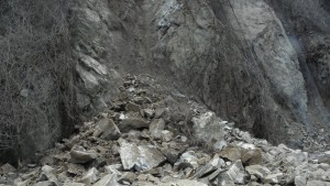 падащи камъни