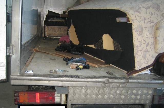 Диванът, в който е открит кокаинът.