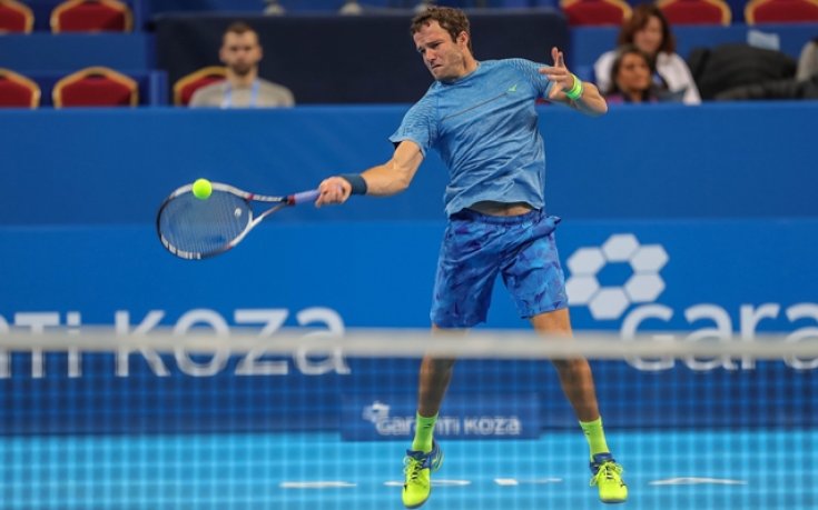 Водачът в квалификациите с поражение на Sofia Open