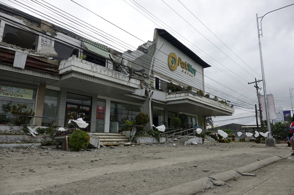 Земетресение с магнитут 6,5 разлюля Филипините