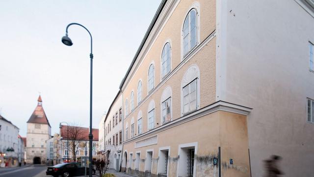 Преустройват родната къща на Хитлер