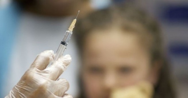Голямо ново изследване потвърди, че няма връзка между ваксинирането и
