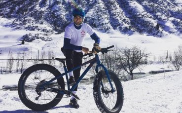 Григор Димитров подкара колело на сняг