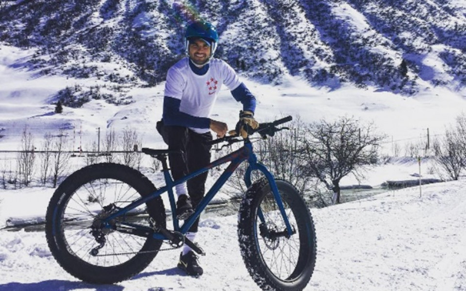 Григор Димитров подкара колело на сняг