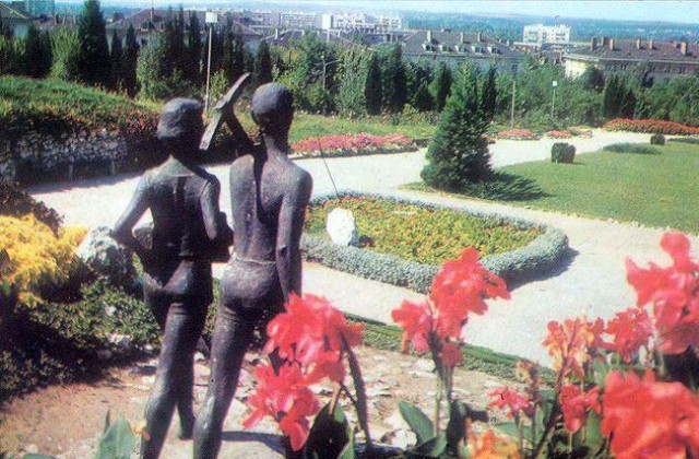Паметник на строителите искат в Димитровград