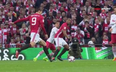 Ибра поведе Юнайтед към трофея с фамозен гол