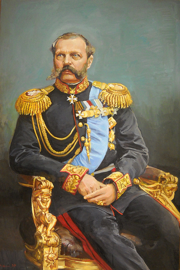 Една от картините с размери 120/80 см представлява портрет на руския император Александър II,  