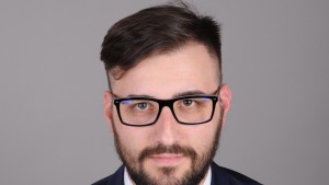 Щерю Янев