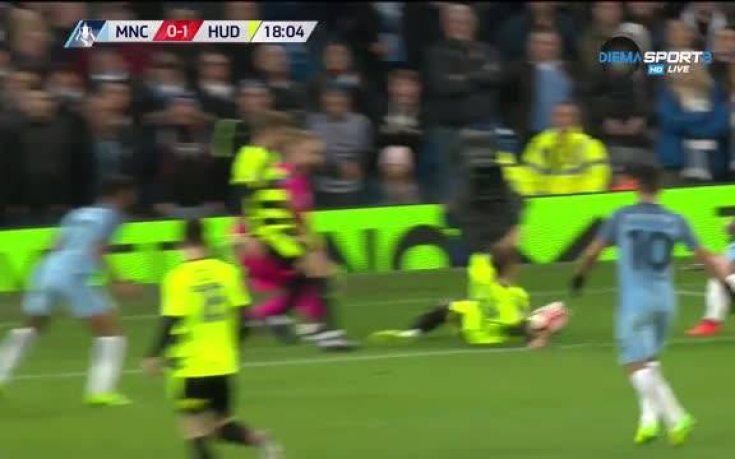 Спести ли реферът дузпа в полза на Сити?