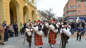 3 март