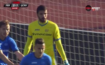 Вратарски емоции: Кръстев спасява, Йоргачевич се кръсти