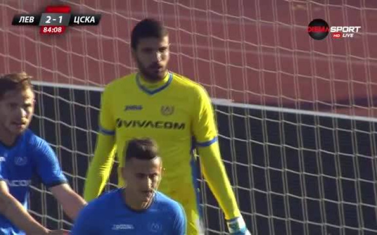 Вратарски емоции: Кръстев спасява, Йоргачевич се кръсти