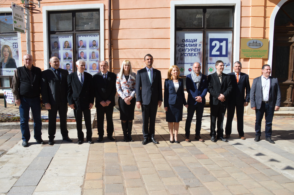 Кандидатите за народни представители от "Реформаторски блок - Глас народен" във Враца.
