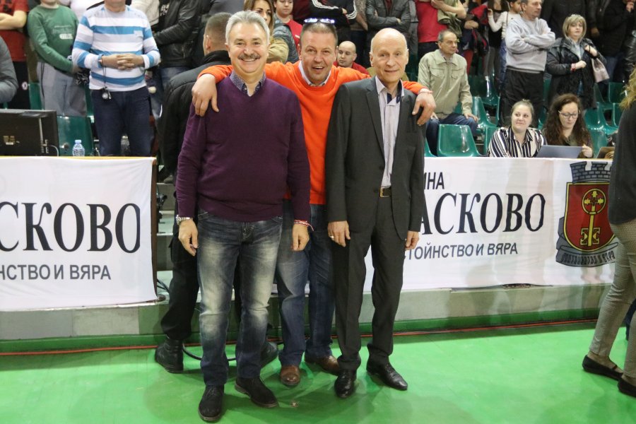 Награждаването на БК Хасково след триумфа в турнира за Купата1