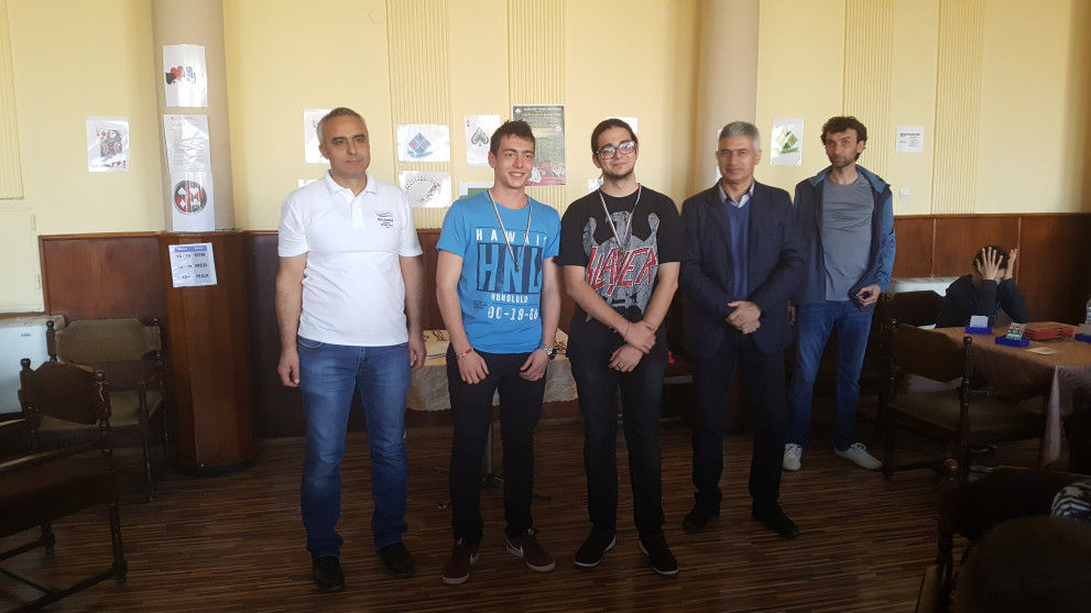 Добрички ученици станаха шампиони по бридж