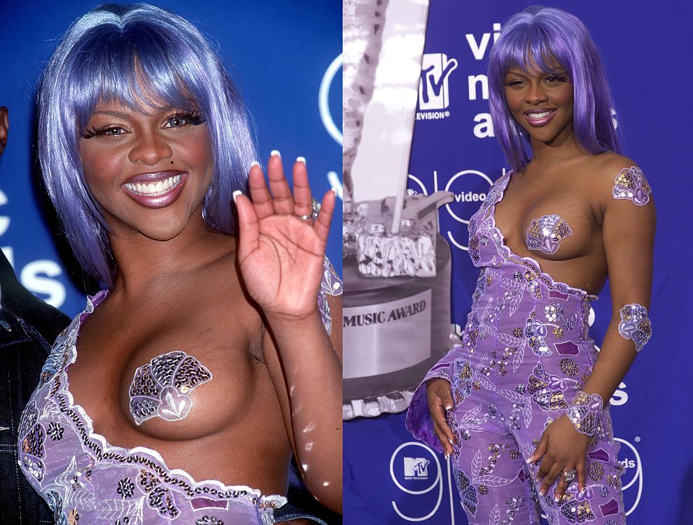 Лил Ким се появи в подобно облекло на видео наградите на MTV през 1999 година.