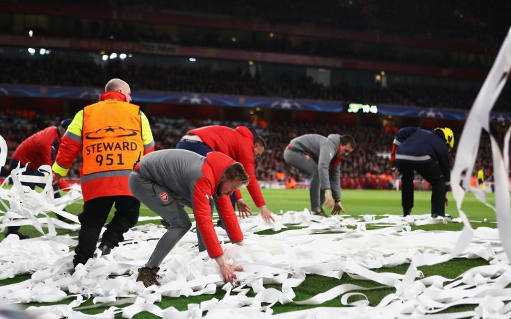 УЕФА наказа Арсенал и Байерн със смешни глоби