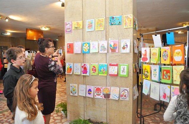 За трети път канят малките художници от Разградско да нарисуват Великден